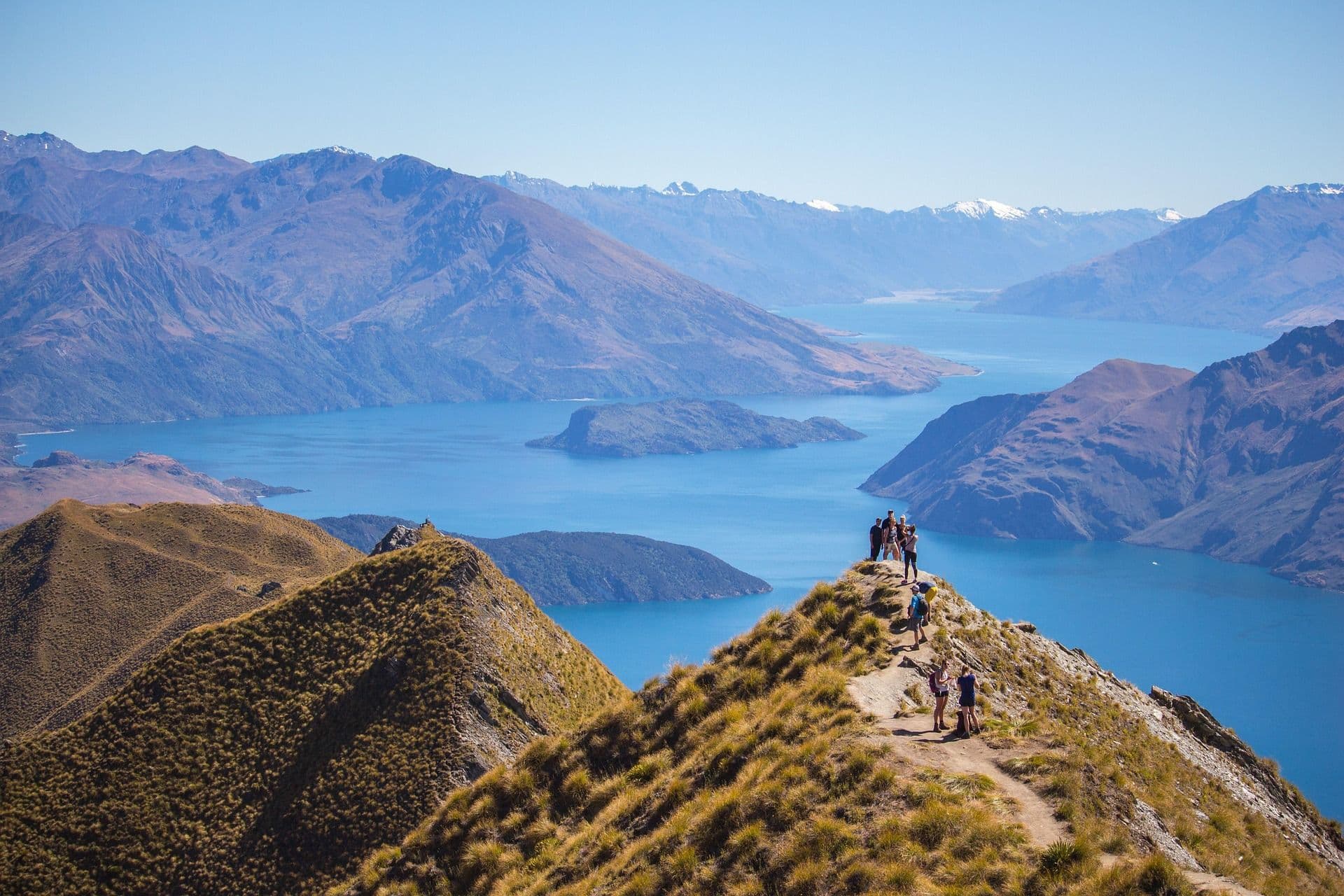 Ein wunderschöner Ausblick von den Bergen in Neuseeland.